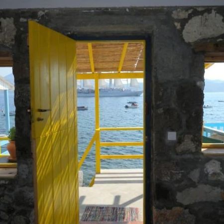 The Yellow Boat House Klima  Extérieur photo