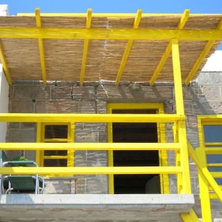 The Yellow Boat House Klima  Extérieur photo